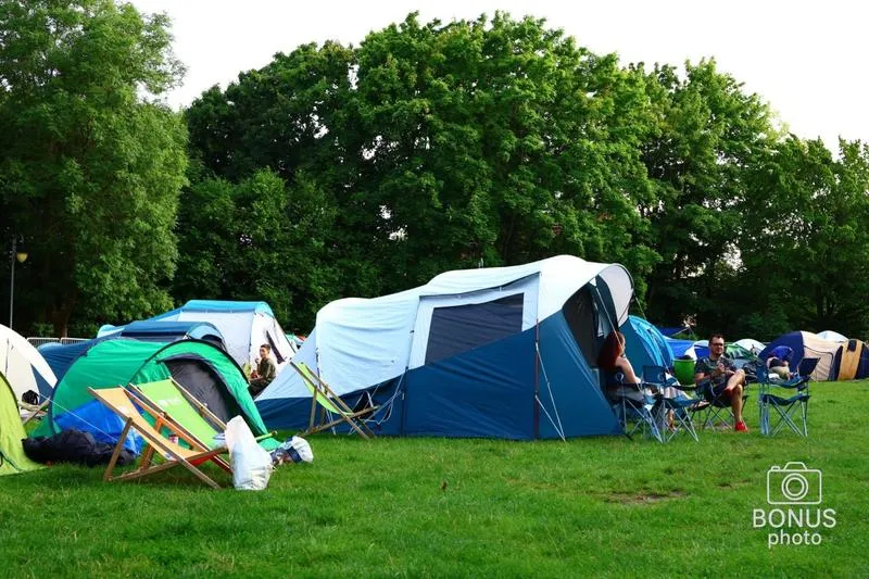 Import i sprzedaż namiotów w Polsce