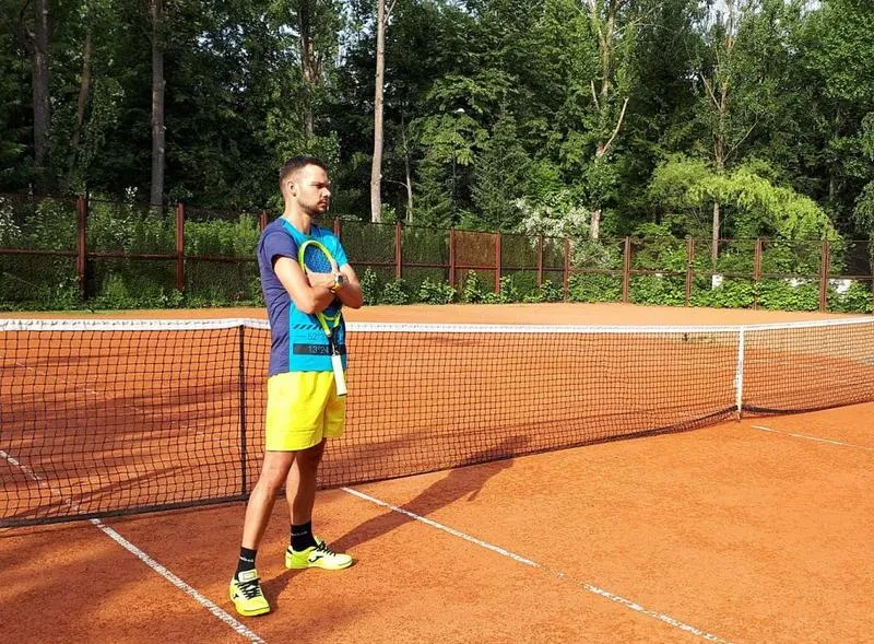 Realne wynagrodzenie instruktorów tenisa