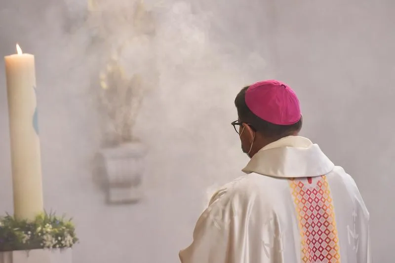 Zarobki biskupa pomocniczego